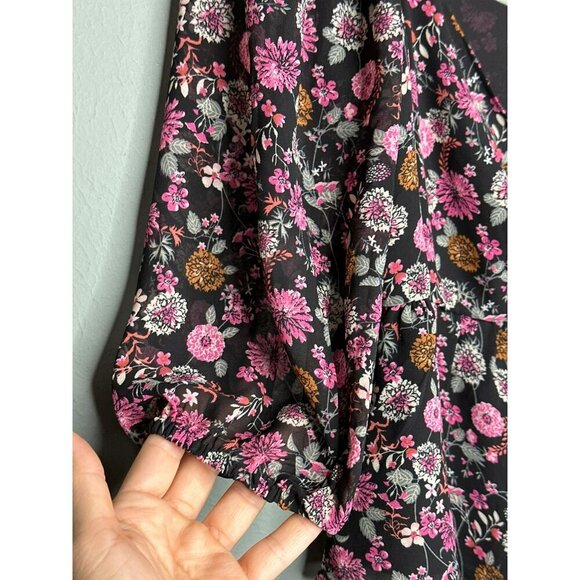 Mi Ami Francesca's Women's Small Flowy Floral Crop Top V-Neck Lined NWT - Picture 4 of 10